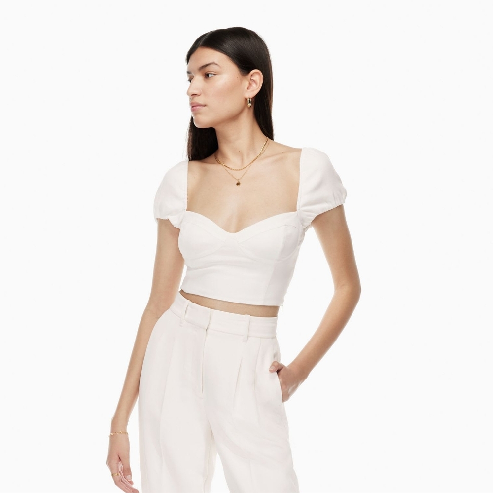 the novella cap sleeve